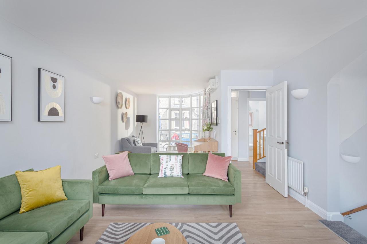 3 Bedroom Jesus Green Townhouse With Parking CBG Εξωτερικό φωτογραφία