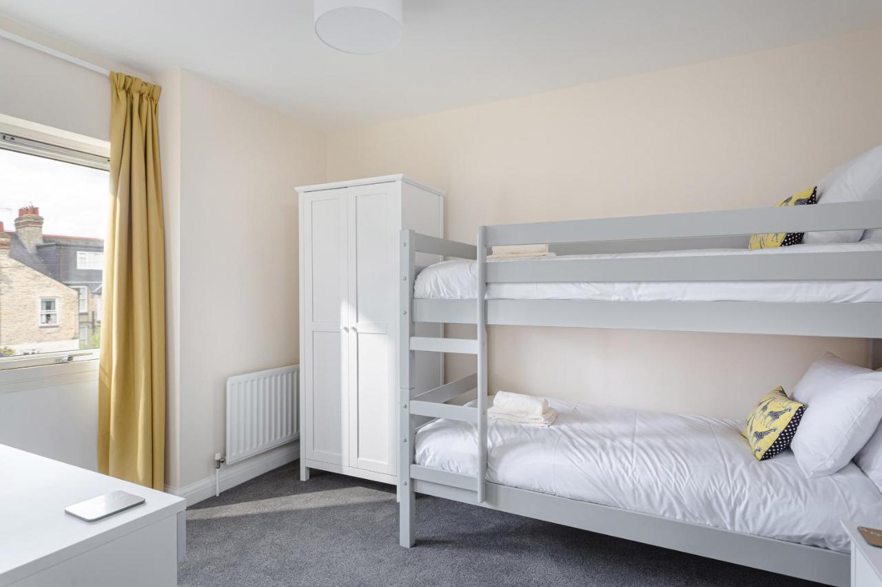 3 Bedroom Jesus Green Townhouse With Parking CBG Εξωτερικό φωτογραφία