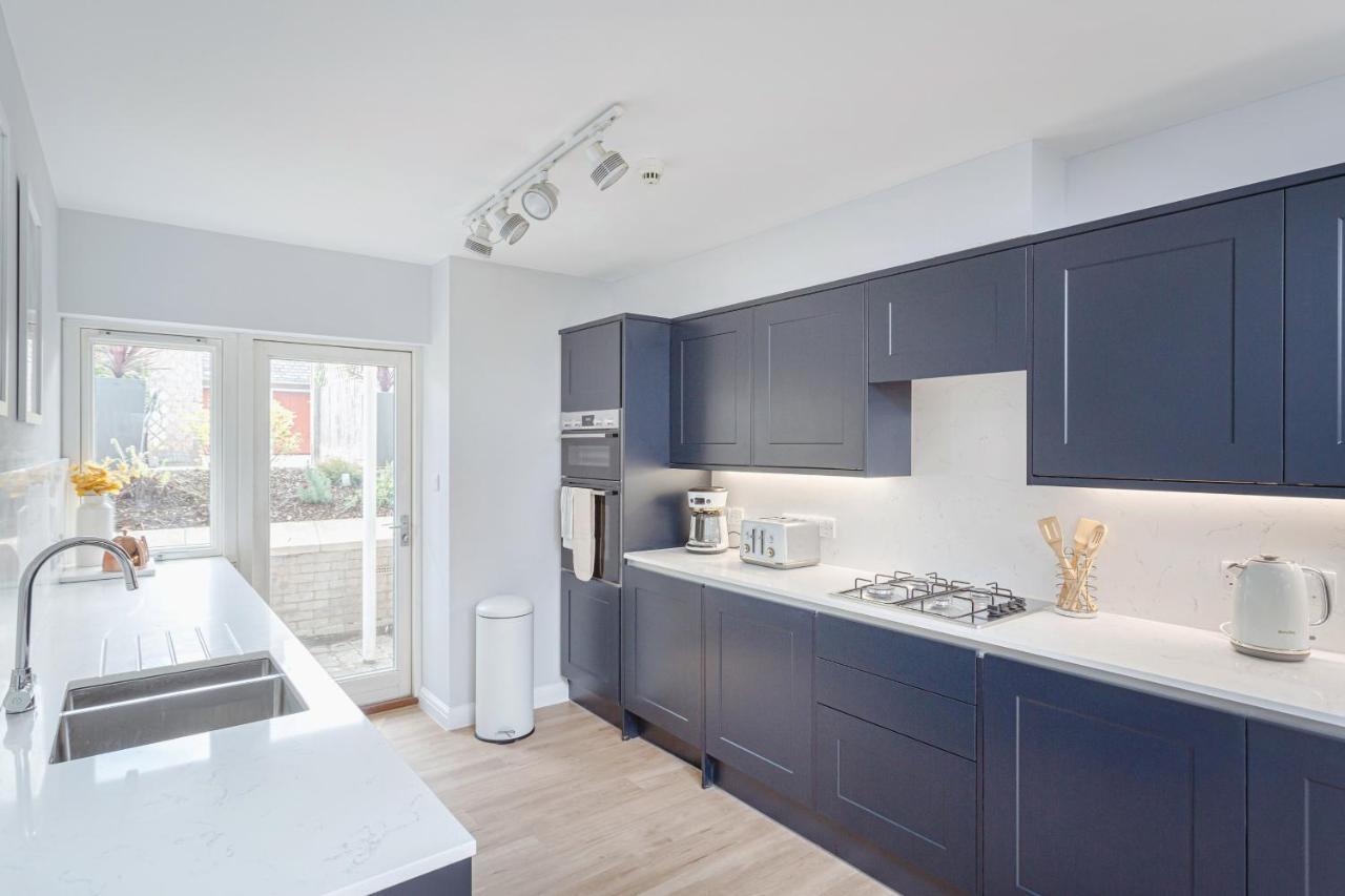3 Bedroom Jesus Green Townhouse With Parking CBG Εξωτερικό φωτογραφία