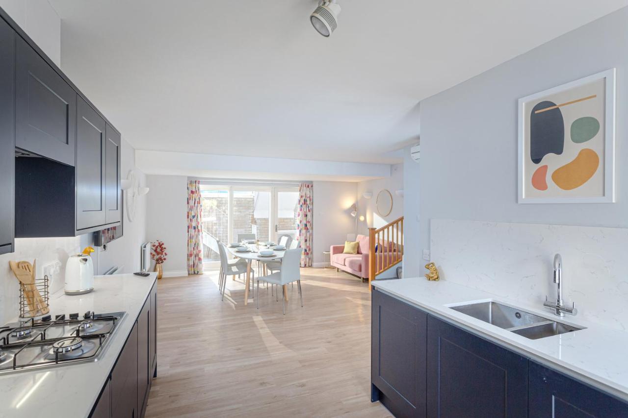 3 Bedroom Jesus Green Townhouse With Parking CBG Εξωτερικό φωτογραφία